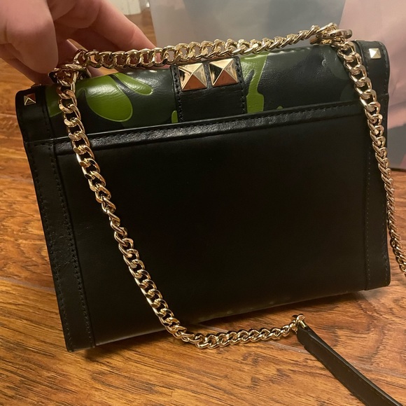 Micheal Kors 🦋 & studs leather bag - Picture 5 of 5